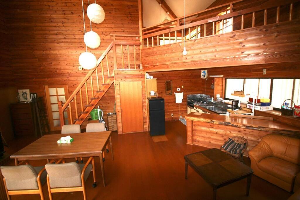 北軽井沢の貸別荘一棟貸し切り-庭とウッドデッキつき Azumaiokozan Exterior foto