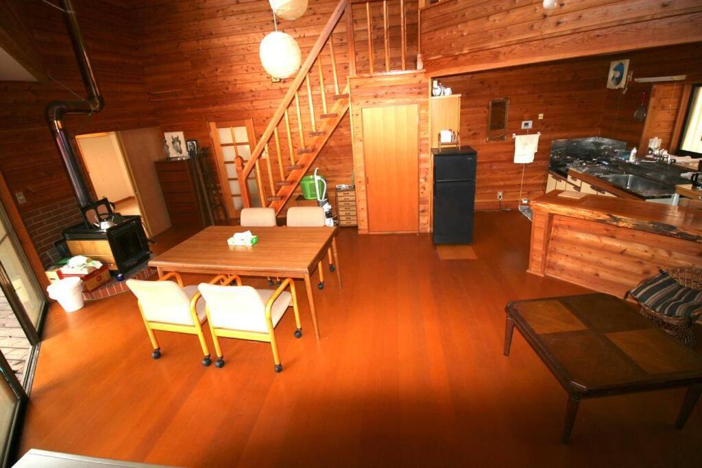 北軽井沢の貸別荘一棟貸し切り-庭とウッドデッキつき Azumaiokozan Exterior foto